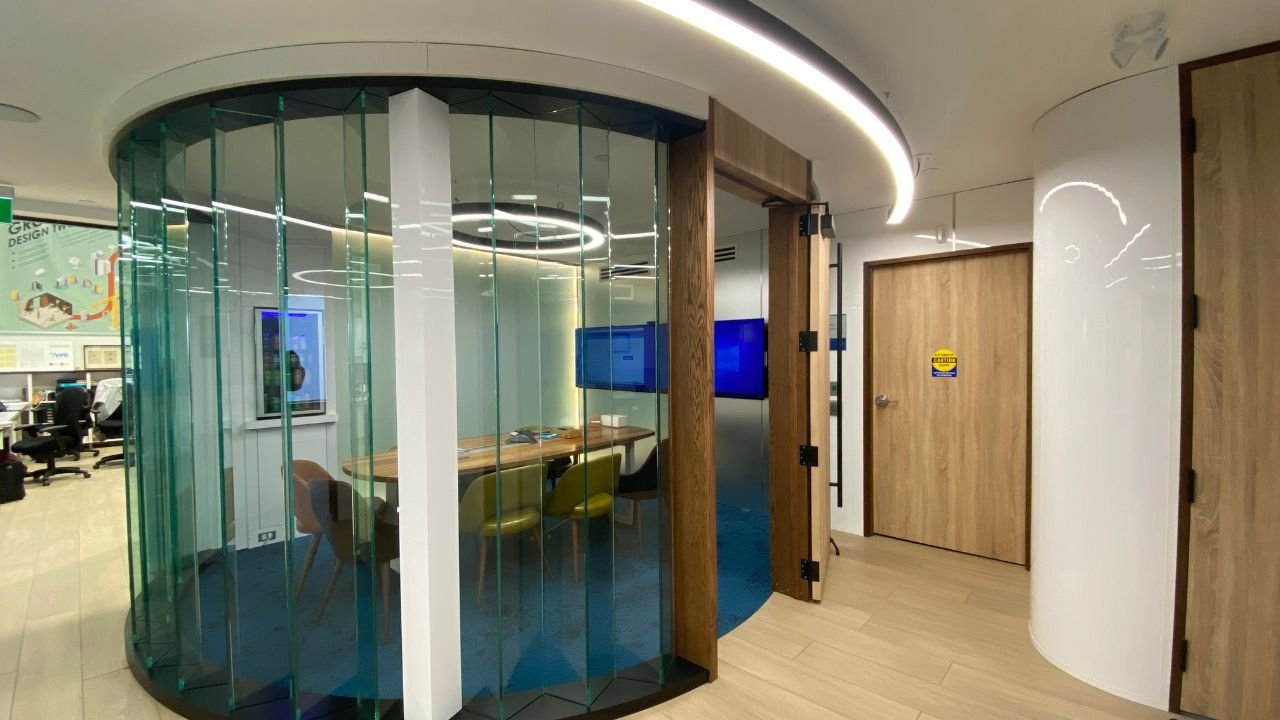 Architectural vs. Environmental Design: Balancing Form and Function in the Modern Office